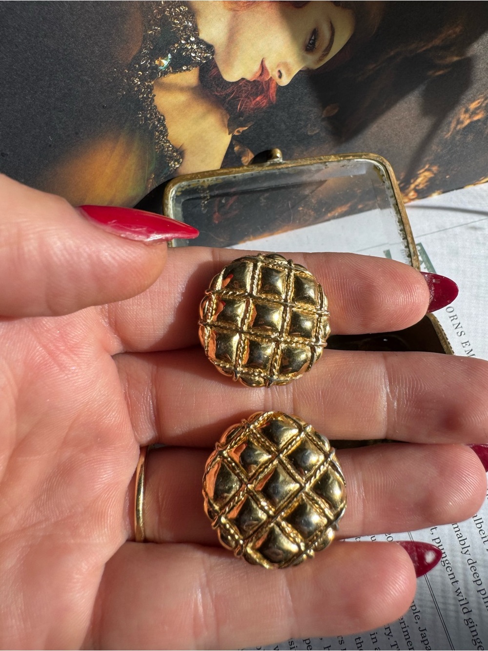 1980’s Carolee Vintage Gold-Tone Lattice Clip-On Earrings New York / Paris